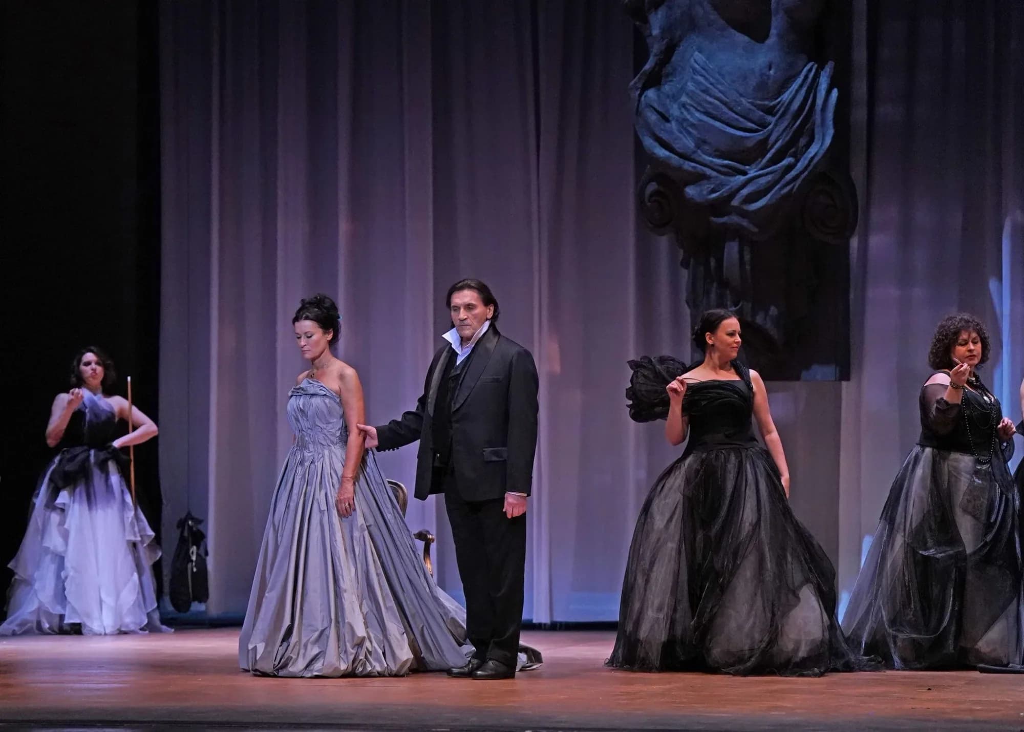La Traviata - archive image