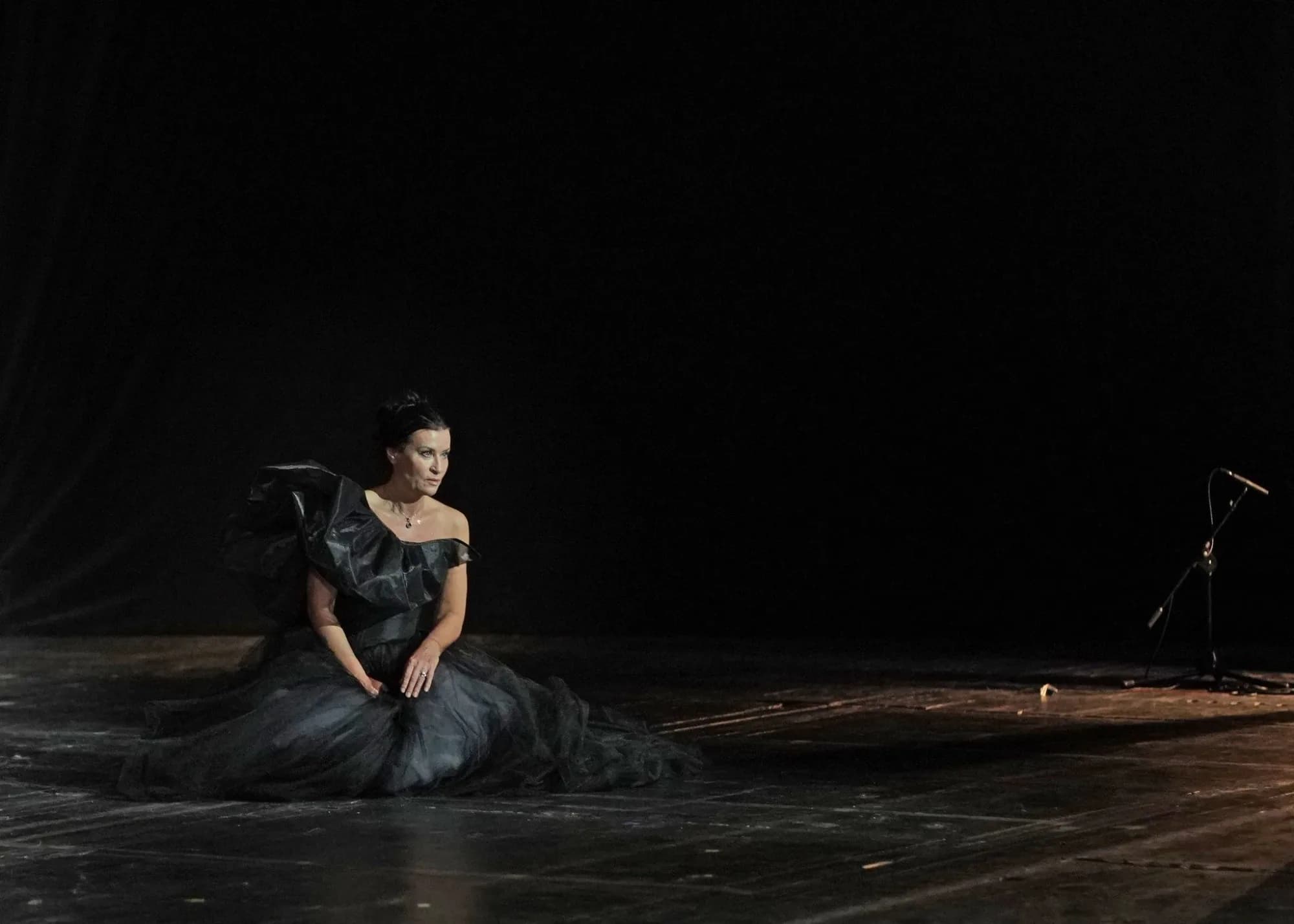 La Traviata - archive image